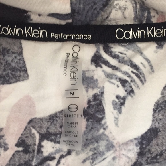 Medium size Calvin Klein Hoodie - Picture 3 of 4